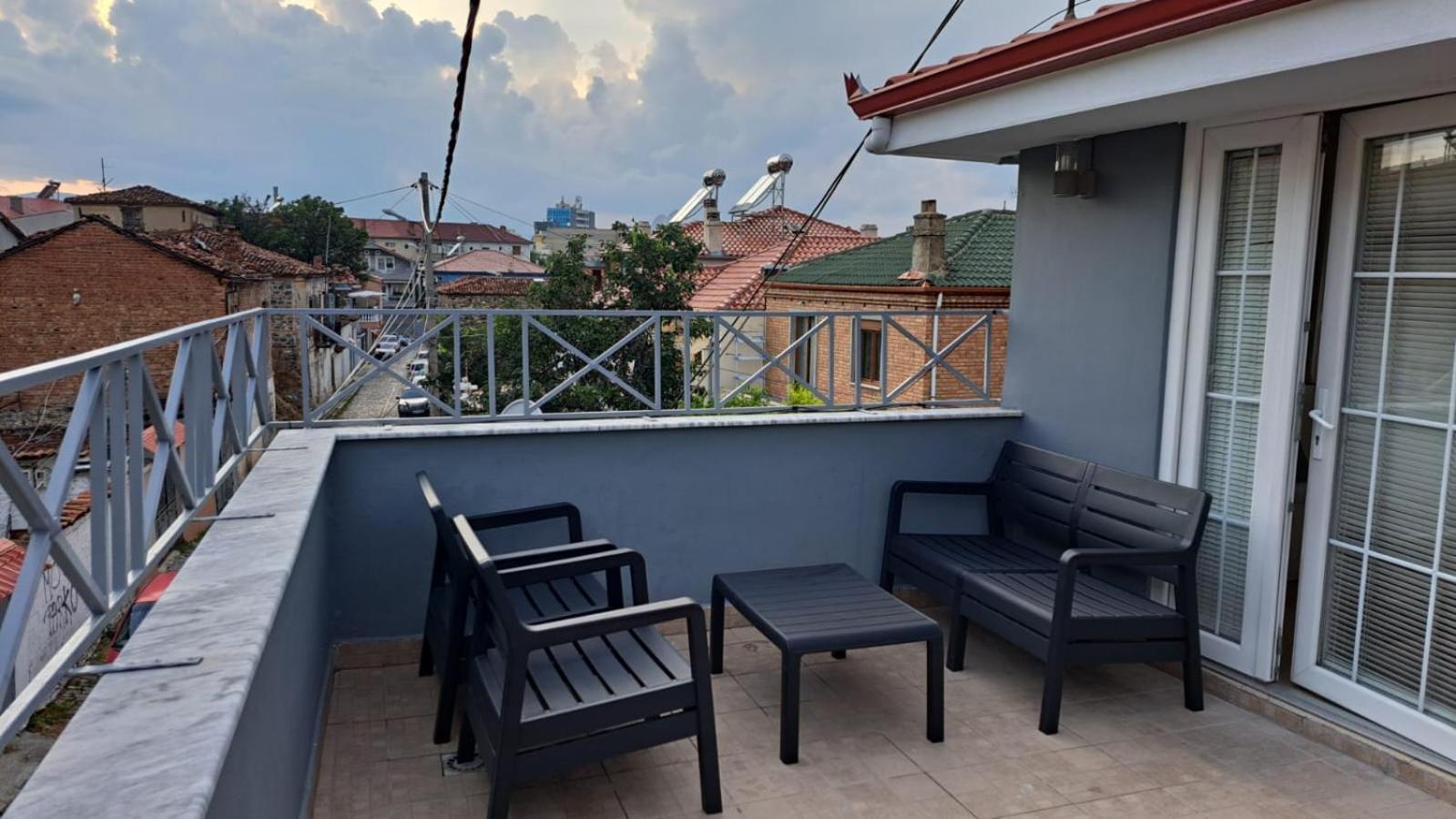 Foleza Apartamento Korce Exterior foto